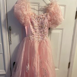 Pre-owned sweet sixteen dress/final sale